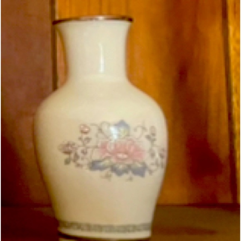 Lenox Charleston Mini Bud Vase with Gold Trim